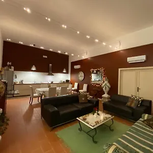 https://lenzis-bottega-and-gallery-suites.it-tuscanyhotel.com