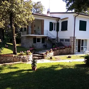 https://villa-aurora-tirrenia.it-tuscanyhotel.com